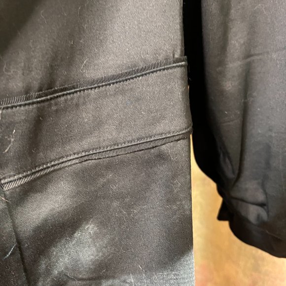 📌Avenue Timeless Black Cotton Blazer - Jacket with Smocked Sleeves - Picture 5 of 16